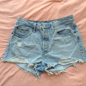 Levi's 501 Shorts - Size 32